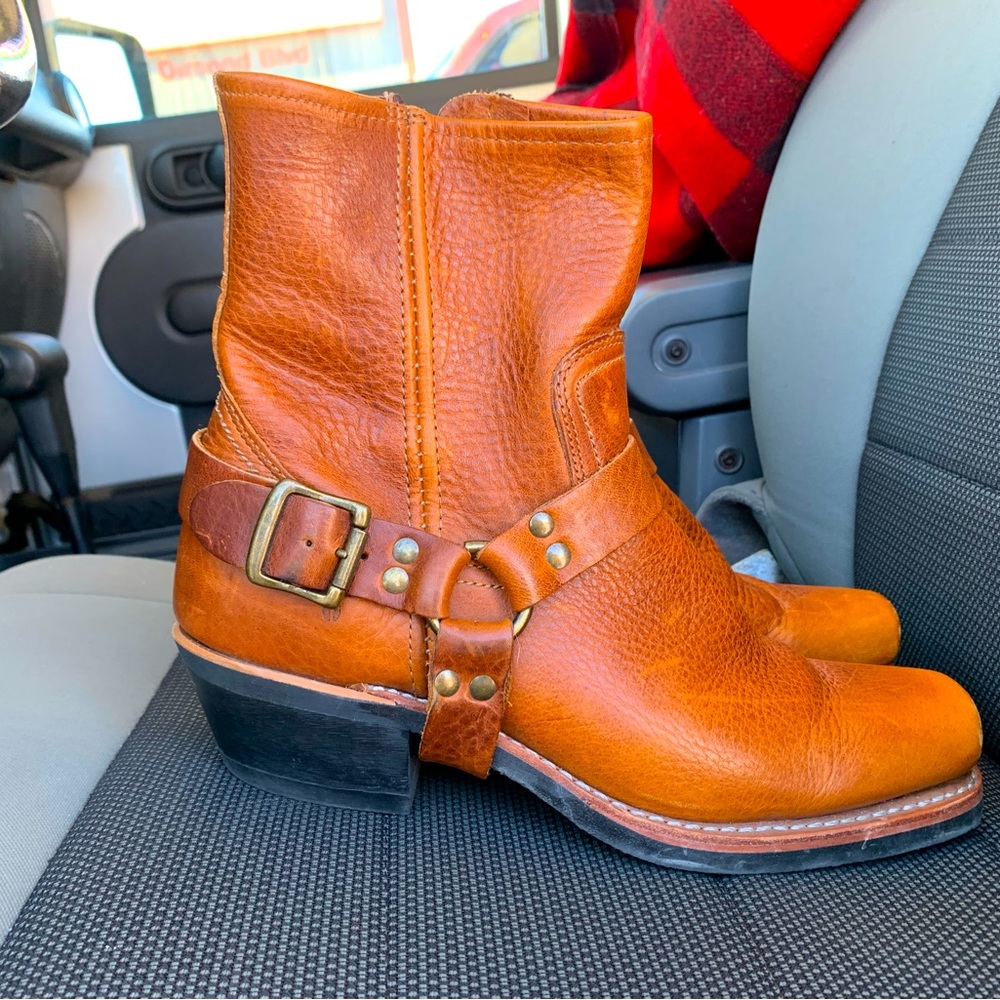 Frye harness 8r boots